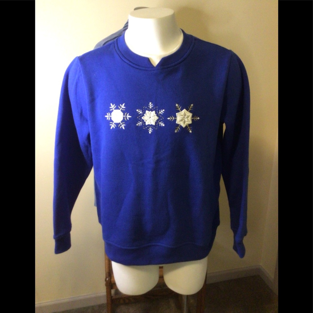 Petite Blue Sweatshirt w Snowflakes